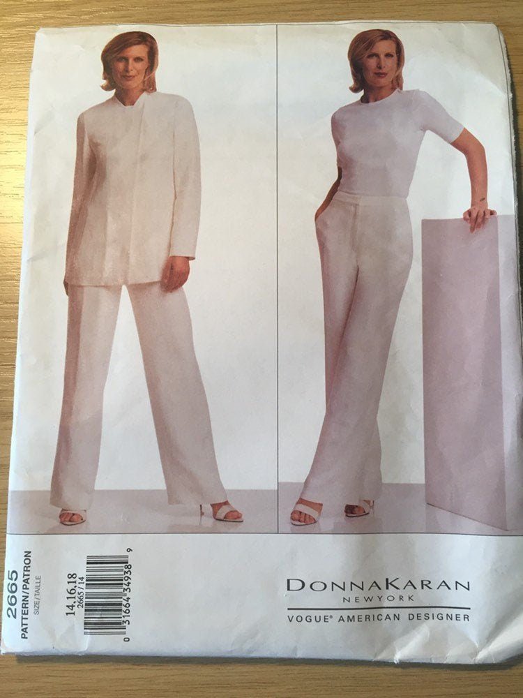 WatsonsVintage's tweet photo. A WONDERFUL Designer Pattern in my #etsyshop Uncut 2002 Vogue Donna Karan American Designer Sewing Pattern for a Misses' Jacket & Pants in sizes 14-18 - Pattern No 2665 https://t.co/AiBrocDa8x
#DKNY #SewingPattern #Vogue #Jacket #Pants #Sizes14To18 #AmericanDesigner #Staples https://t.co/FGdKghQ1l1