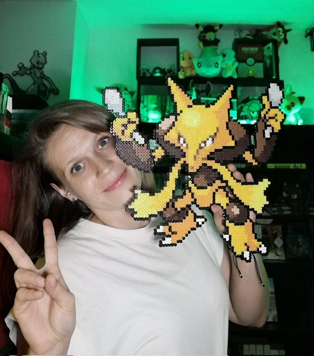 1991ox's tweet photo. 💛 Alakazam 💛
Esta figura la hice y la deshice 3 veces.
Sí, me costo... pero valió la pena porque ya la veo perfecta 🤭
〽️ Que os parece❓❓
Dale ❤️ y comenta que te parece
✖️✖️✖️✖️✖️✖️✖️✖️✖️✖️✖️✖️✖️✖️
#Pokemon #pokemongo #hamabead #alakazam https://t.co/hGKInYPsqi