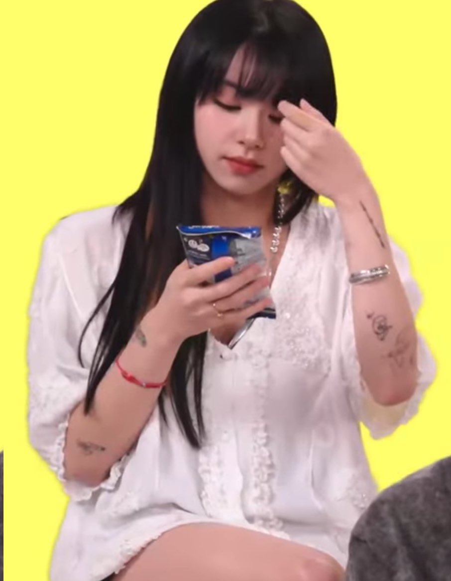 chaeypics's tweet photo. HER TATTOOS <3 https://t.co/CqHEyaDldz