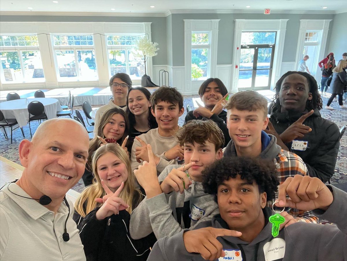 HearTedTalk's tweet photo. Great to be back with the I-8 Conference schools for my Leadership Workshop today!  Special thanks to Plano HS for hosting.  Really enjoyable group of students!  #IFeelGreat #Garfield https://t.co/Q0Mzbzk3Hu