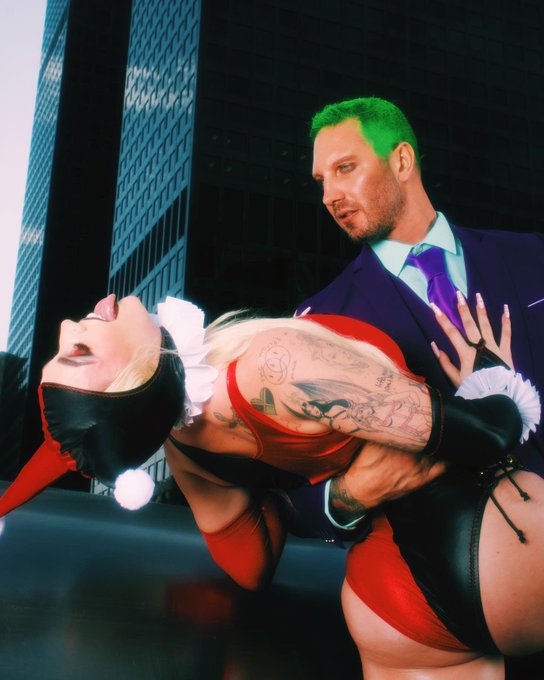 Watch Kendra Sunderland's leaked NSFW photo on TwXstars