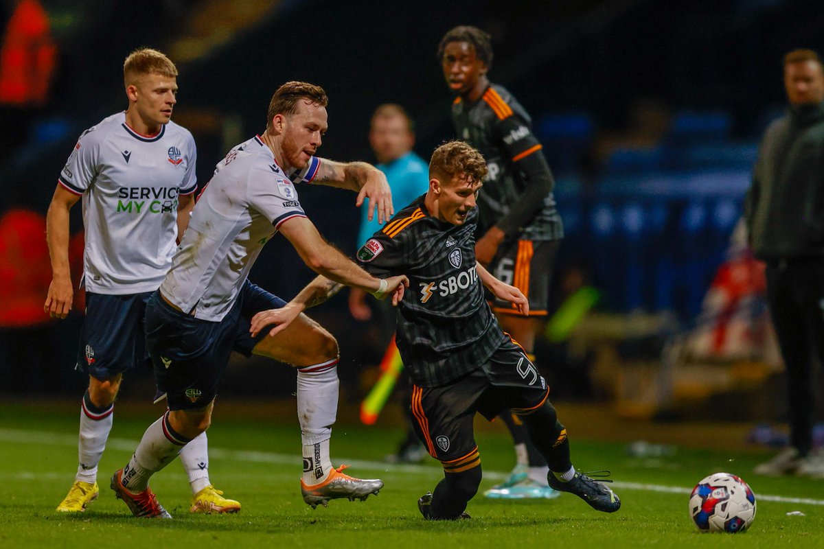 BwfcBrasil_'s tweet photo. Papa John's Trophy, 3º rodada

Bolton Wanderers 3-0 Leeds United sub-21

⚽️14' Bödvarsson
⚽️78' Bakayoko
⚽️89' Sadlier

Classificação garantida para a próxima fase. 2 vitórias (Crewe e Leeds sub-21) e 1 empate (Tranmere)

Próximo jogo: Accrington Stanley vs Bolton (League One) https://t.co/quTkksbfll