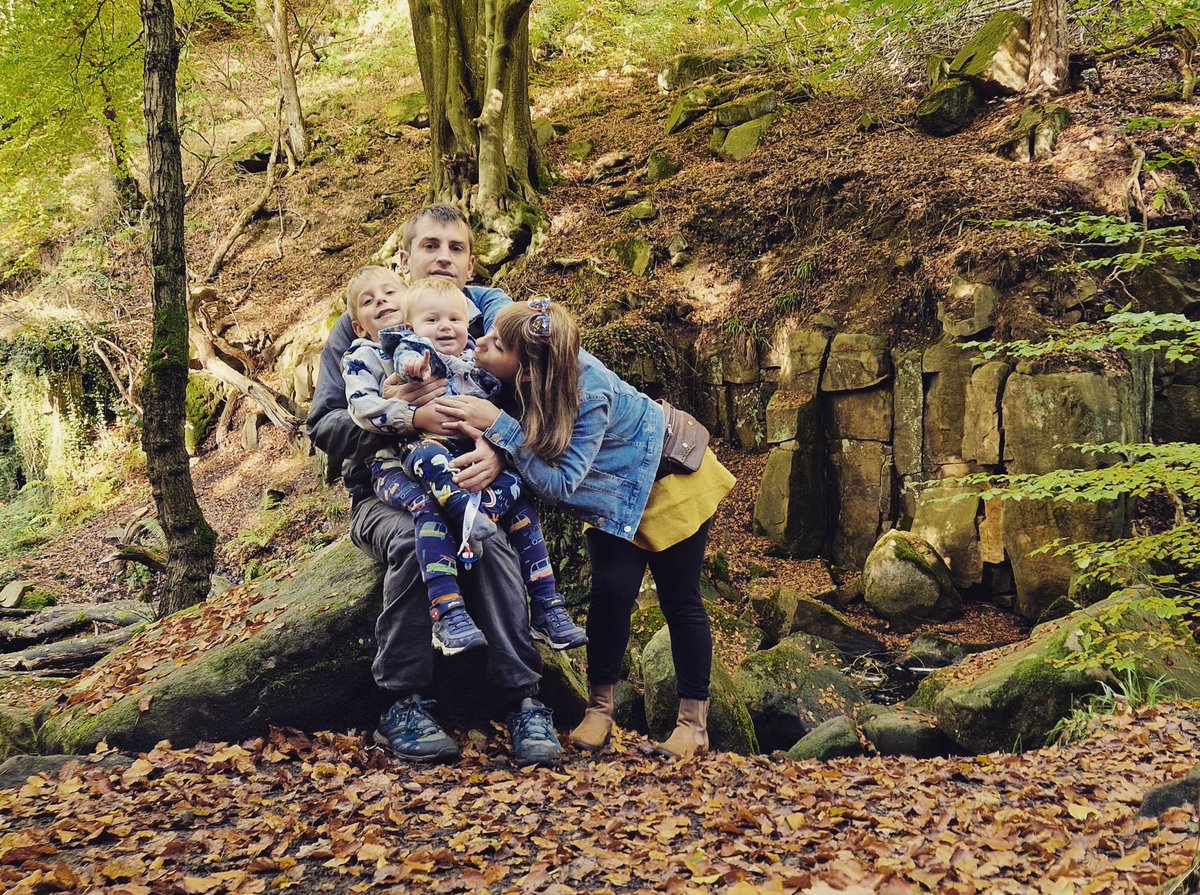 MarianiMichaela's tweet photo. Autumn = foraging time for the family โค๏ธ๐
#mushroomforagers #foragingfamily #mushrooms #UKforaging #autumnlife #familyfun https://t.co/txczI6QUgi