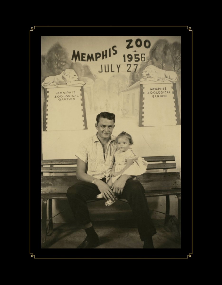 oxfordamerican's tweet image. “Memphis was bursting with music. It was a hot stew of musical urgency.”

—@rosannecash on Tennessee, her father, &amp;amp; music in #Issue83. 

For more writing on country music icons, pre-order the Country Roots Music Issue today: ow.ly/um0E50Le91G 

Photo courtesy Rosanne Cash