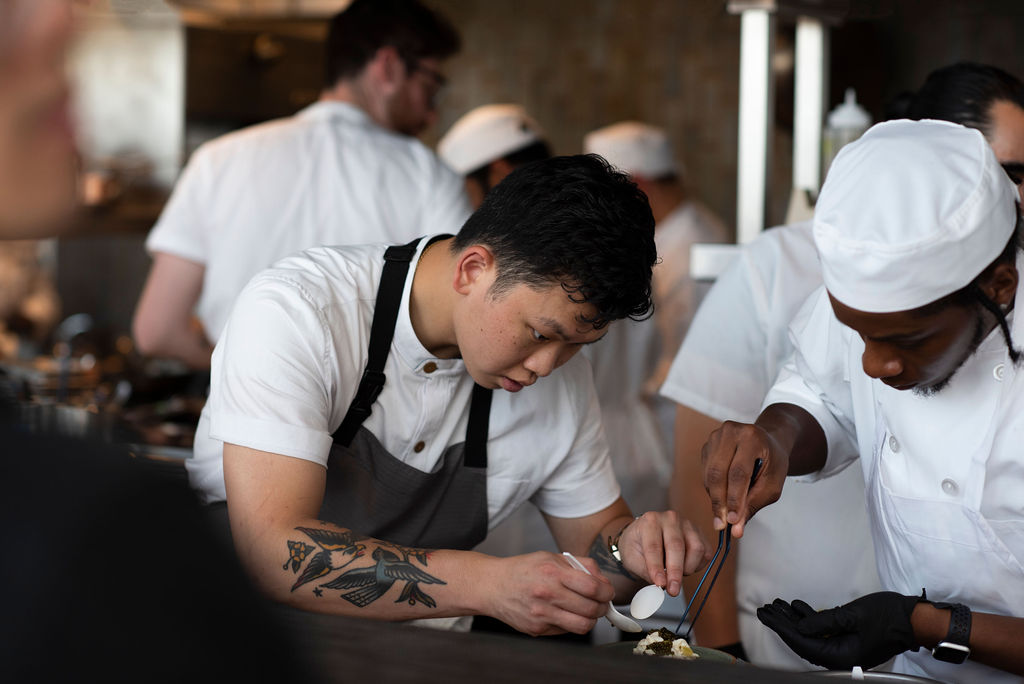 In the zone with Chef de Cuisine Johathan Culbert
.
#manhatta #manhattanyc #chef #chefsfeed #theartofplating #restaurantbts #bts #plating #ushg #dannymeyer #nycrestaurants