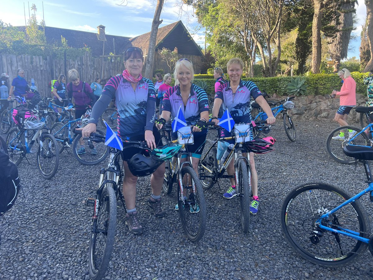 BrendaMBinnie's tweet photo. Just home today after an incredible time, with inspirational women cycling over Kenya for @WomenVCancerUK #wheeledwarriors #dreamchallenges https://t.co/pkI6sAVwhv