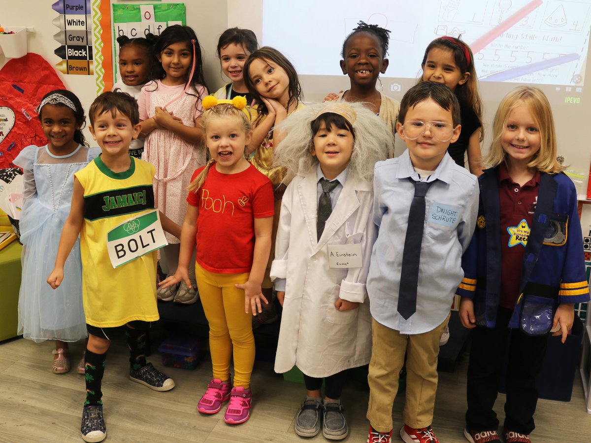 LakeMaryPrep's tweet photo. Today was Day 2 of LMP's #hoco2022 Spirit Week and students dressed up as an iconic person or role. They all looked great! We had Barack Obama, Usain Bolt, Albert Einstein, Medusa, Dwight Schrute, and even Ms. Frizzle, to just name a few! #LMProcks #GriffinNation https://t.co/kyM3atlCPX