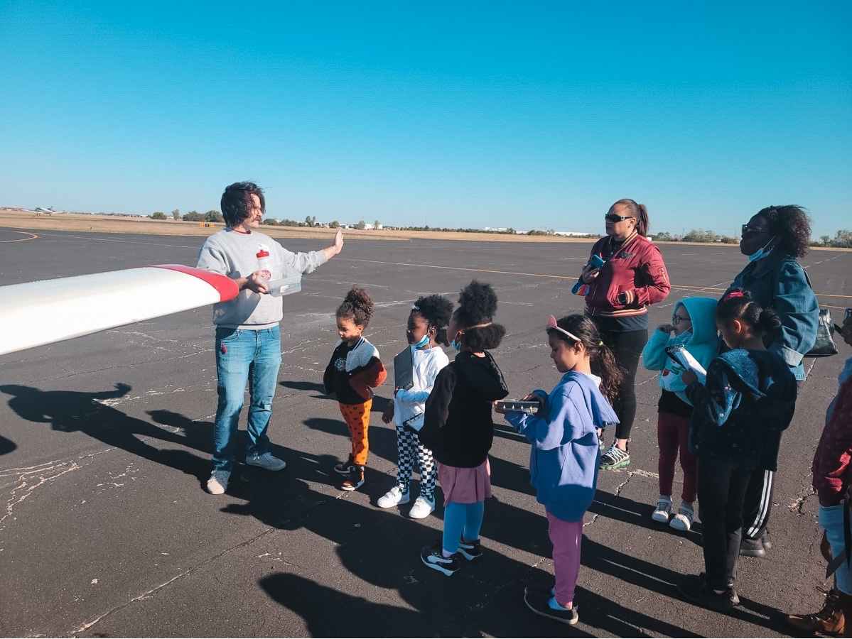 thickdescript's tweet photo. Kids had fun learning about the aviation industry in an engaging way thanks to the University of Oklahoma Sooner Flight Academy as a part of steAm Learning Journey with Urban League of Greater Oklahoma City Inc. #thickdescriptions #steAmlearningjourney https://t.co/0akwhx6aqb