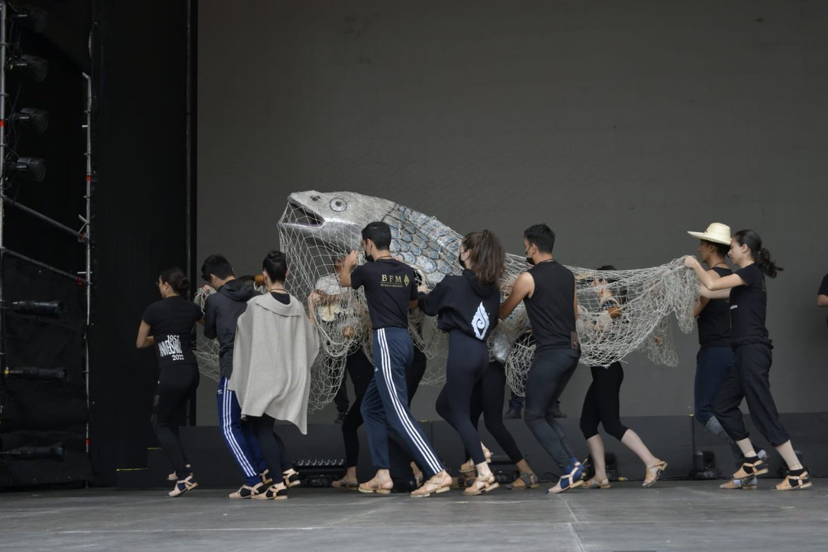 cervantino's tweet photo. Esta noche celebramos doble: @BalletAmalia, cumple 70 años y llega al #50FIC con un mosaico de danzas que recorren las diversas culturas de México. 

Sigue la transmisión en vivo por Facebook, YouTube y por https://t.co/kNxFlwbqjk https://t.co/fqBz8pxMQk