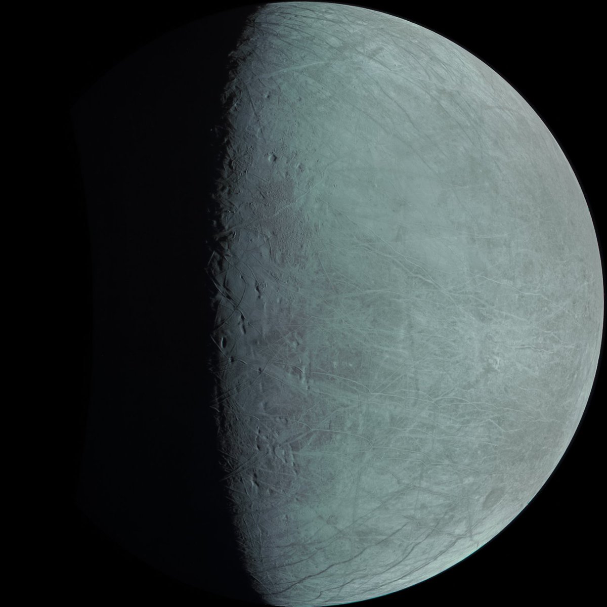 pappa_giuseppe's tweet photo. #Europa #missionjun 
Credit:#NASA/SwRI/MSSS/#GiuseppePappa
#jupiter #astronomy https://t.co/fjHOa37AsE