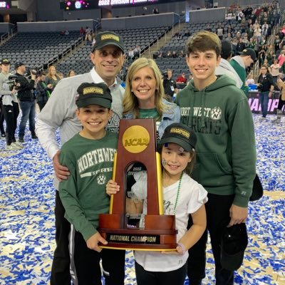 BearcatBash22's tweet photo. Will she be Team Ben or Team Austin? Welcome @michelle__mac to our celebrity game! See you at Basketball Bash! https://t.co/aYVXBRPCQ9