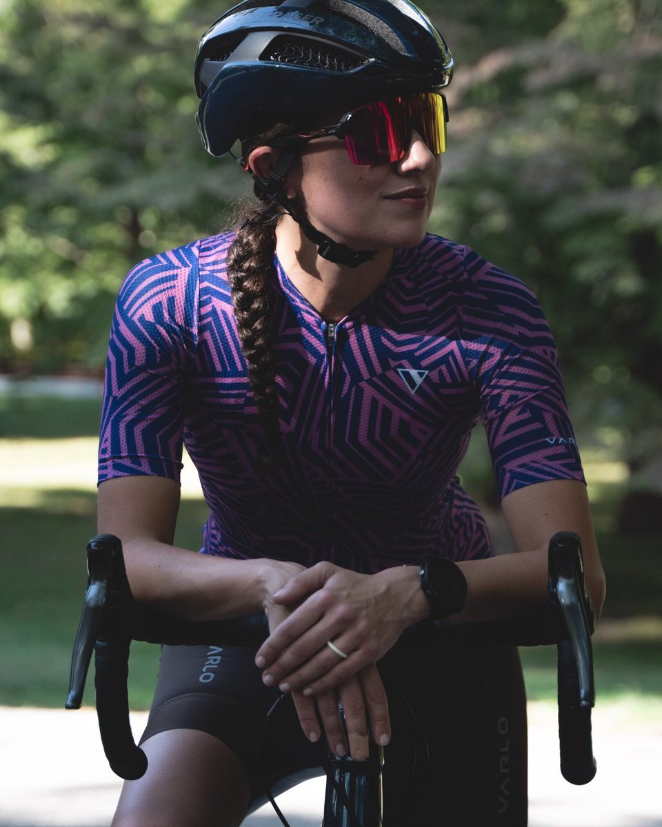 varlo_apparel's tweet photo. It's all in the details!   We are excited to introduce Arora.  The new all season collection of Varlo 2.0.   With weather tested approved arm sleeves for changing climate, the Arora collection is here.   Visit the new Varlo 2.0 website and shop the collection. https://t.co/9pLdXr0QUn