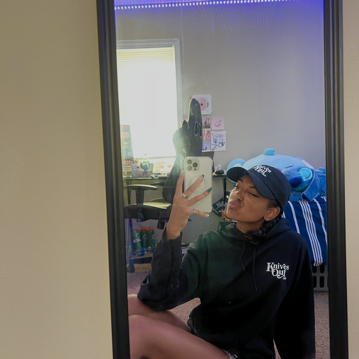 lillianbaylor's tweet photo. new stream fit goes kinda goes hard, wouldn’t you agree @KnivesOutVAL?
never taking this hoodie off #KOClub https://t.co/yL65yntdOo