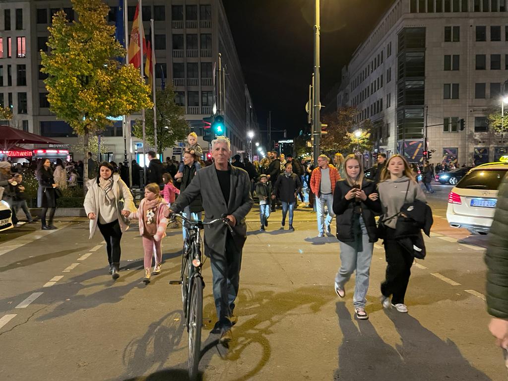 Michael_Bell_'s tweet photo. I'm back in Berlin. #MbAdventure https://t.co/7ppD0PZJVh