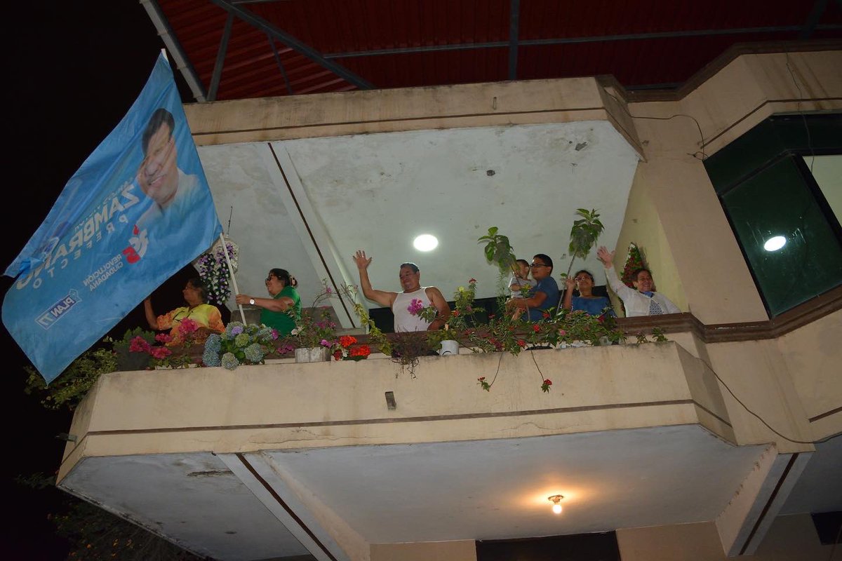 JohanaGranda84's tweet photo. Gracias por el recibimiento y el cariño, El Cambio ha demostrado que la Revolución Ciudadana corre por sus venas! #rc5 #plan77 @cavozambrano @macasdario1 #ElEquipoDeCorrea https://t.co/CJww5iWqFG