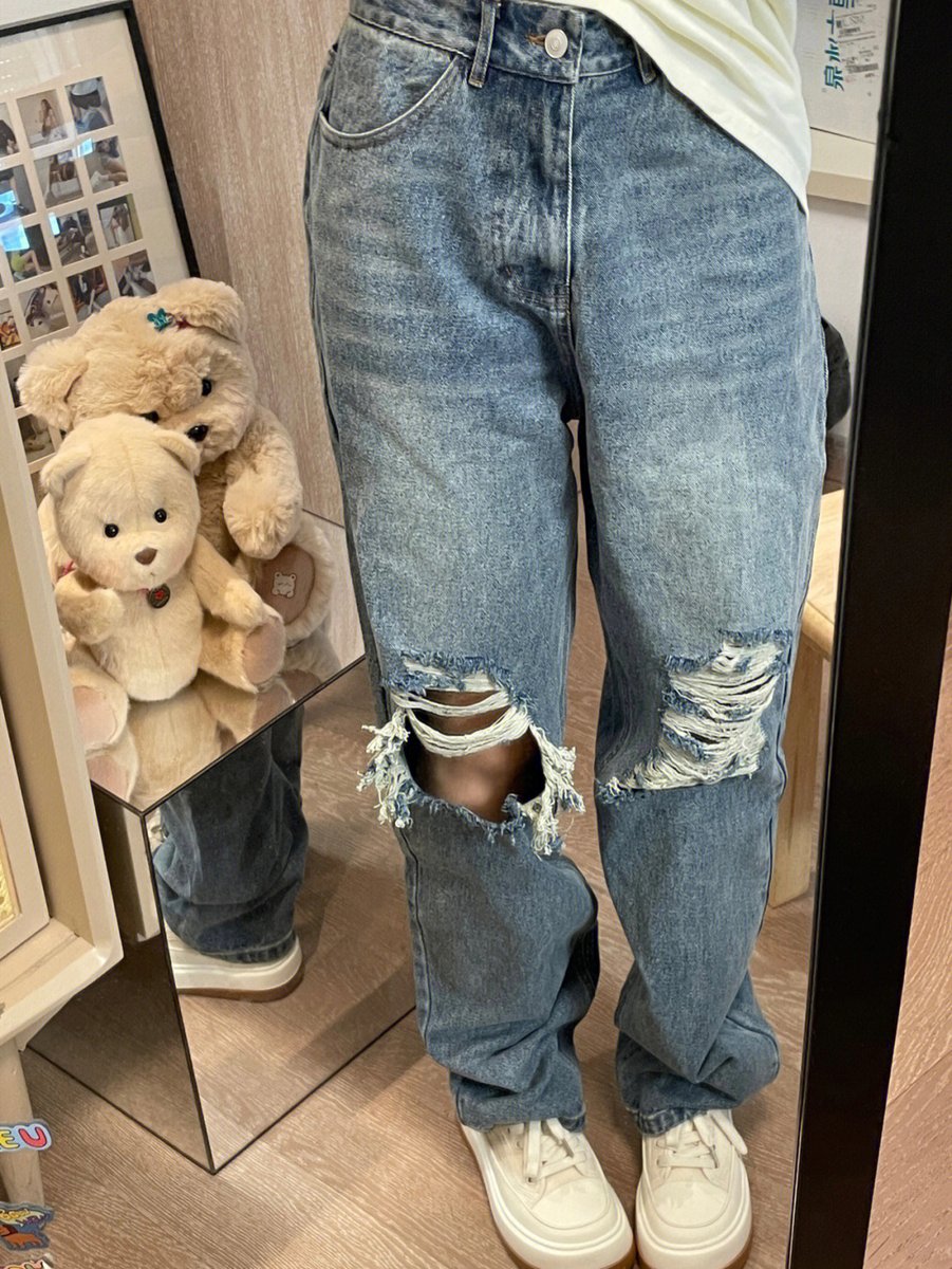 klxisj's tweet photo. When BTC returns to 60K, I will buy a good pair of pants😅 https://t.co/RKW4SqlId4