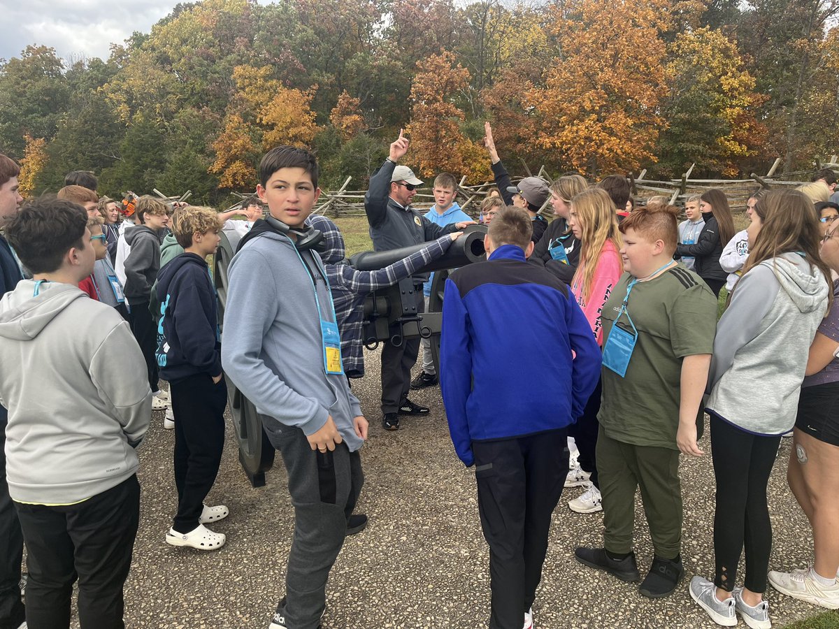 BunsoldMiddle's tweet photo. Bus 2 had arrived in Gettysburg. #bmsdc2022 #leevsmeade #civilwar #firethecanons https://t.co/75xomFul6n