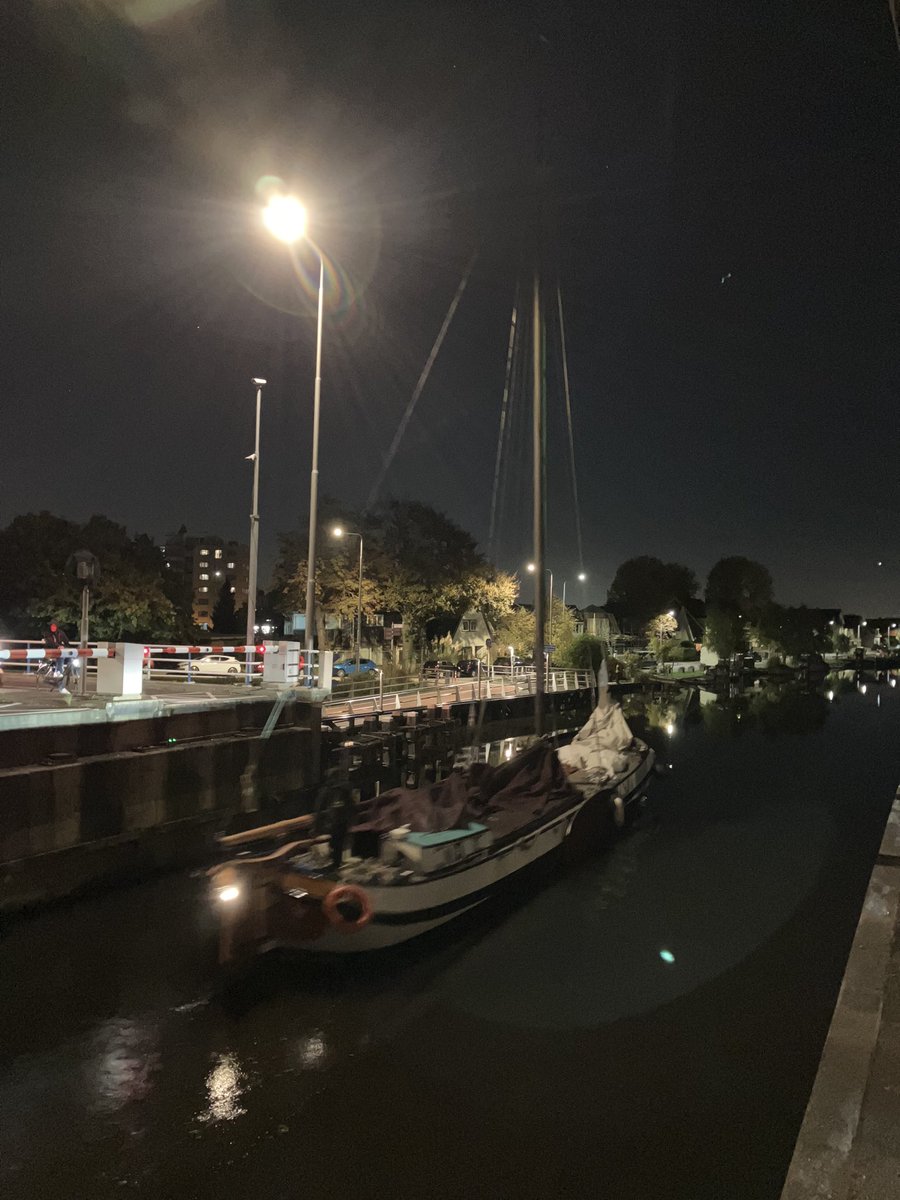 LotPaymans's tweet photo. Avondrondje langs de @Strontrace Deel I: Sterke Jerke bij Aalsmeerderbrug, Vooruitgang bij Leimuiderbrug en Beurtveer Nicolaas Mulerius bij Meerbrug Nieuwe Wetering 🤩⛵️ #strontrace #beurtveer #jagen #warmond #workum https://t.co/SoDbYb3wMh