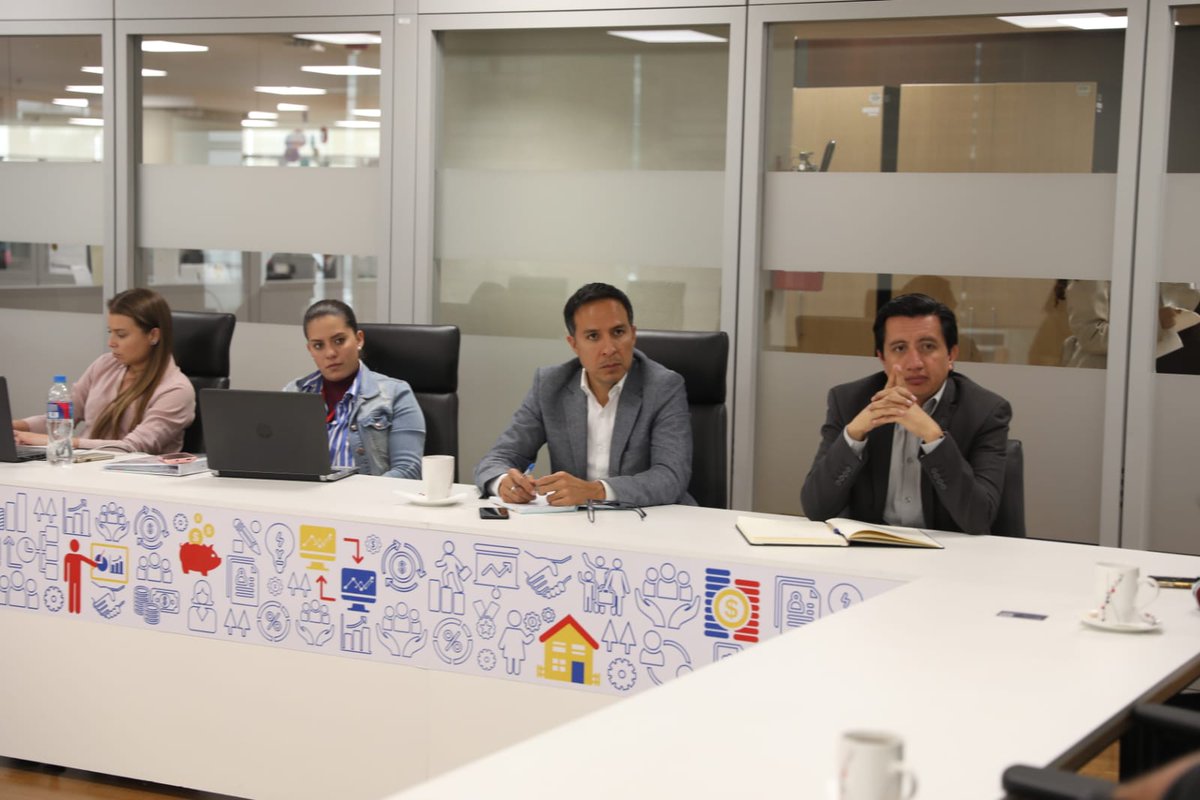 CONAFIPS's tweet photo. ✅🇪🇨Mantuvimos una reunión de trabajo con @el_BID y @ViviendaEc para generar alianzas estratégicas enfocadas en nuevos incentivos e iniciativas que permitan a los ecuatorianos acceder a créditos de vivienda. 🏡📈 https://t.co/ARjgZjA3O0