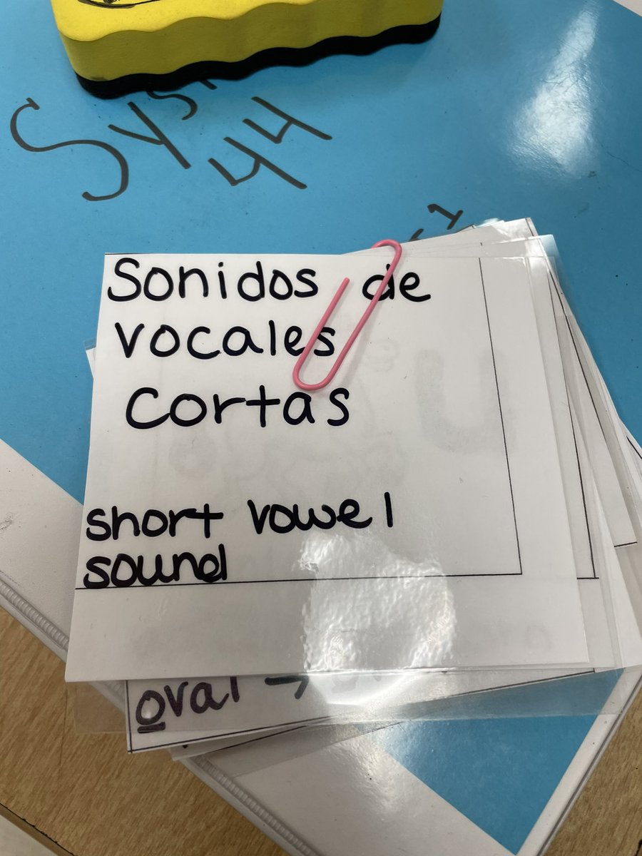 TreuliebT's tweet photo. One of our awesome reading teachers, Ms. Mitchell, going above and beyond to help our ELL students with reading. #NorthSidePride @NMMScolts https://t.co/fiY0GocHqO