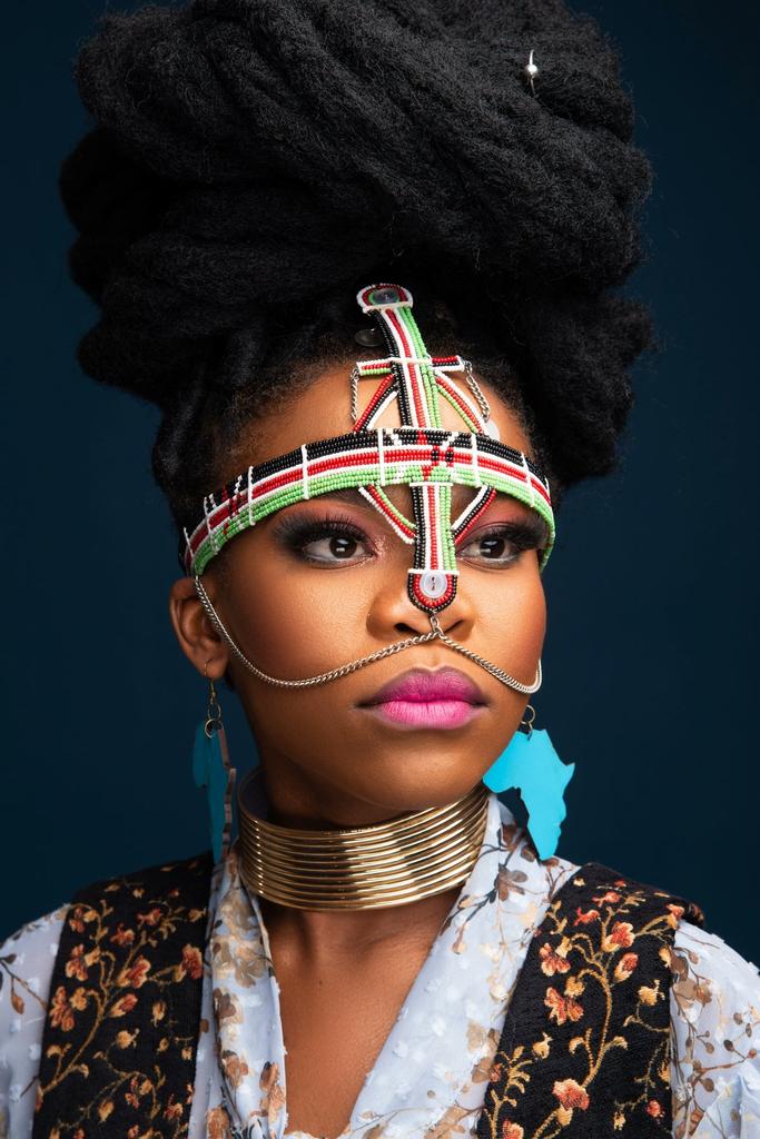 Aow pipo  Nomfundo  Moh is really a good singer 🥺❤ girl can really  sing 

We love your music girl .. that's the tweet ❤❤