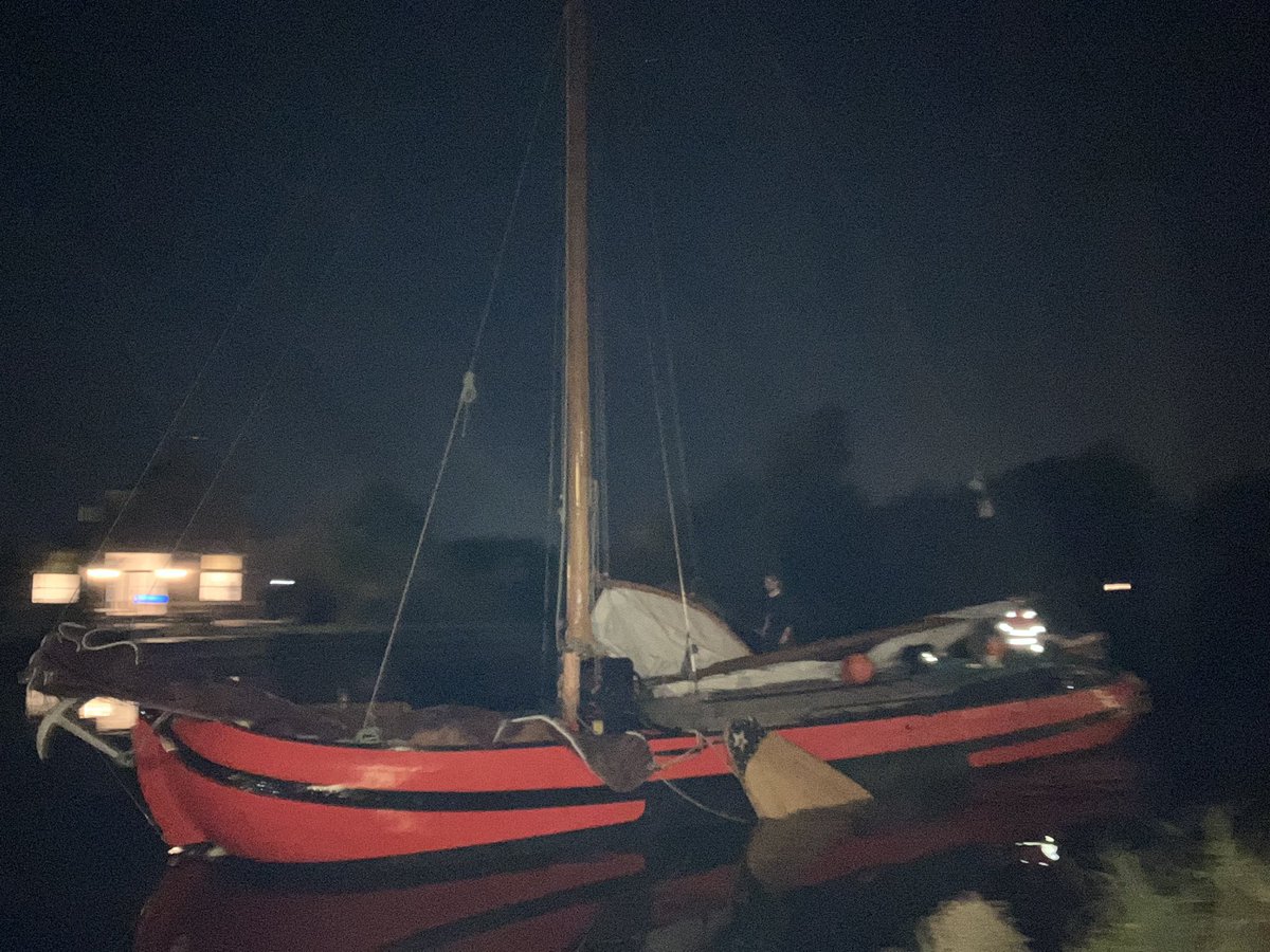 LotPaymans's tweet photo. Avondrondje langs de @Strontrace Deel II: De Jonge Durk, Willem Jacob, Nooit Volmaakt en Spes vanaf de Lisserdijk in Lisserbroek (Warmond is in zicht, Workum is nog ver) #strontrace #warmond #workum #waarisdewind #jagen https://t.co/5C3jw3XTYi