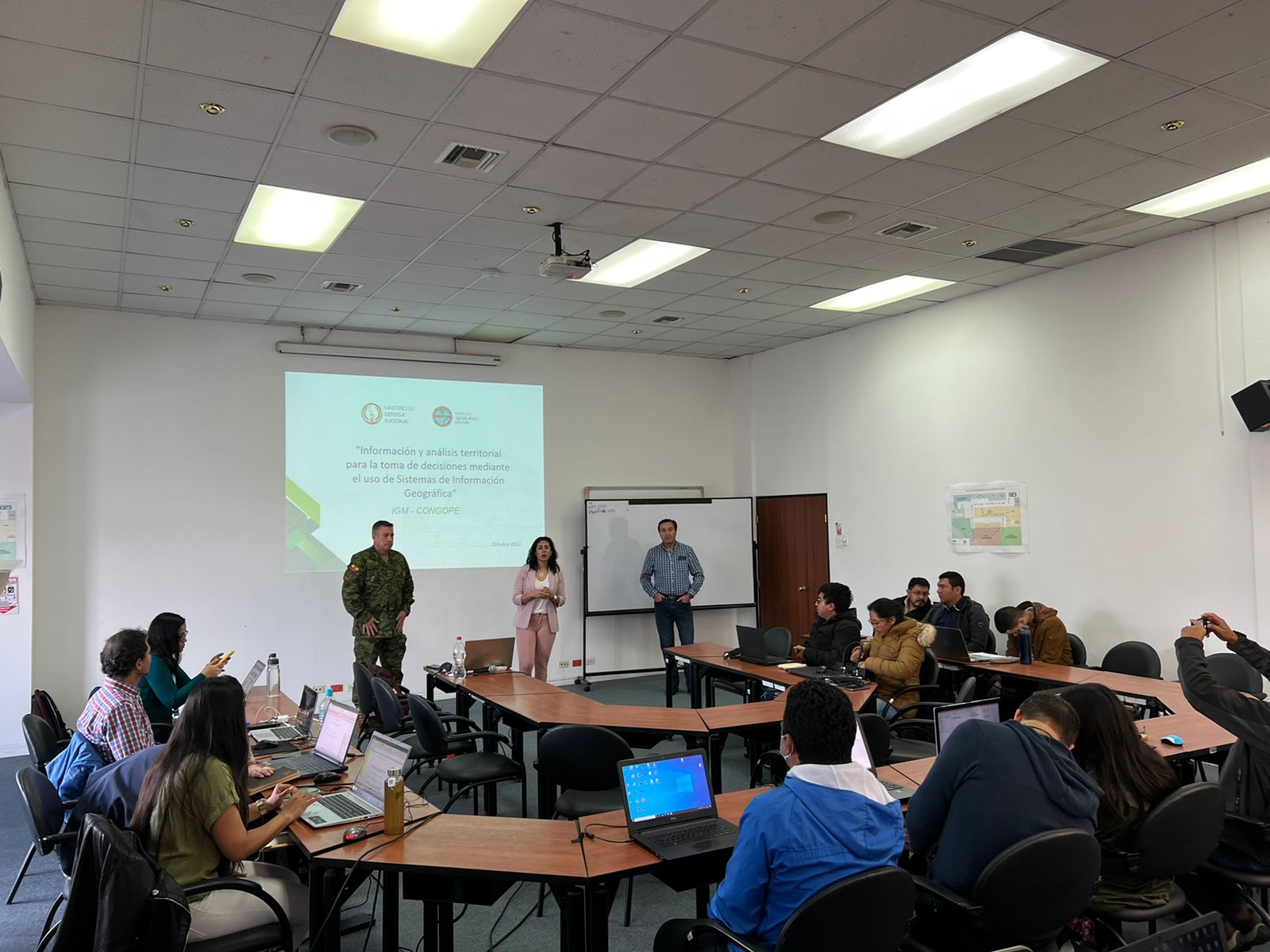 Instituto Geografico Militar on Twitter