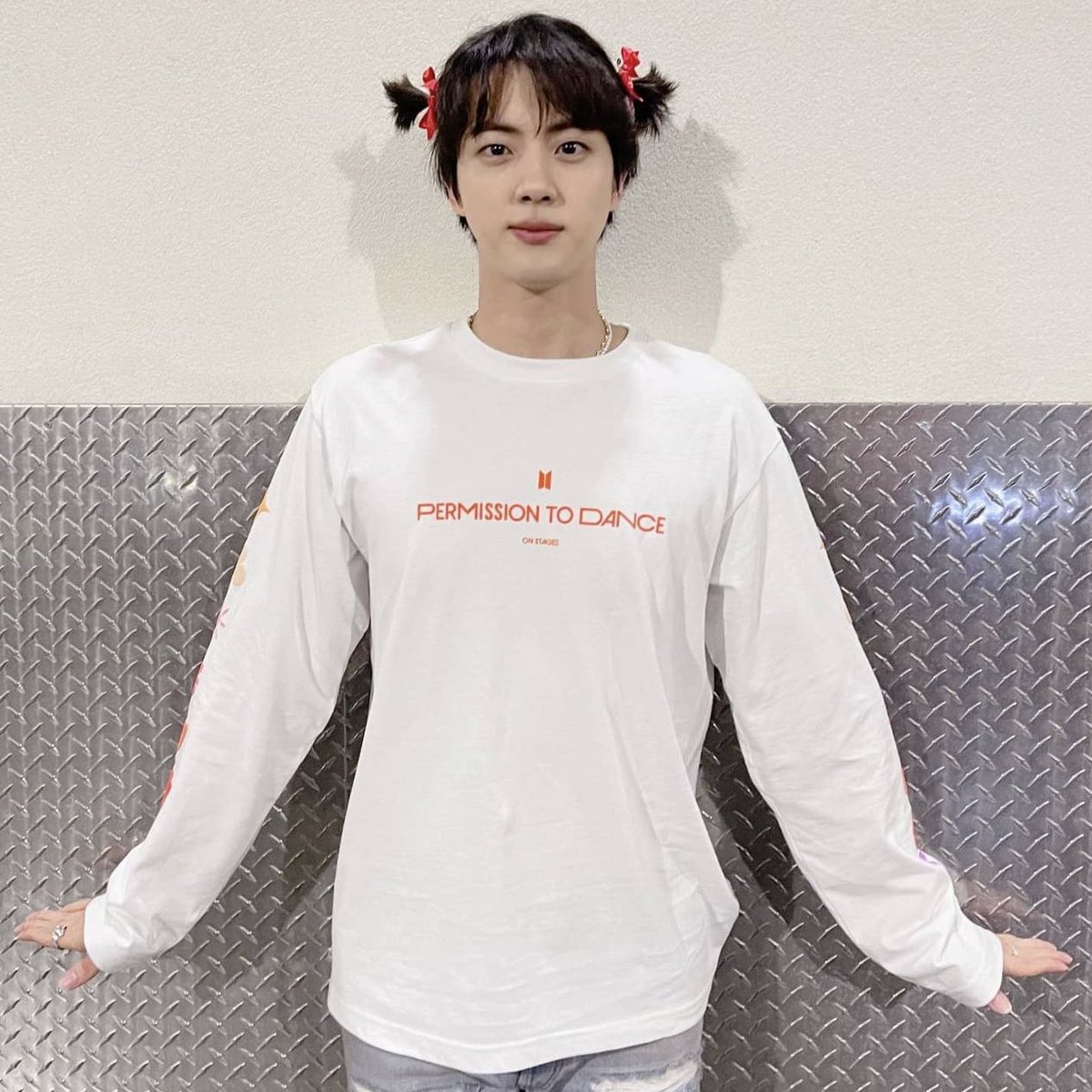btsaresevennn's tweet photo. — LANZAMIENTO OFICIAL DE “THE ASTRONAUT” EN LAS PLATAFORMAS + EL MV!

🗓️ Jueves , 27 de Octubre 
10:00 PM 🇸🇻🇬🇹🇨🇷🇭🇳🇳🇮
11:00 PM 🇲🇽🇪🇨🇵🇪🇨🇴🇵🇦
🗓️ Viernes, 28 de Octubre 
12:00 AM 🇨🇺🇻🇪🇩🇴🇧🇴🇵🇷
01:00 AM 🇺🇾🇦🇷🇧🇷🇨🇱🇵🇾
06:00 AM 🇪🇸

THE ASTRONAUT JIN #TheAstronaut 
THE ASTRONAUT IS COMING https://t.co/gy0QaBxPdN