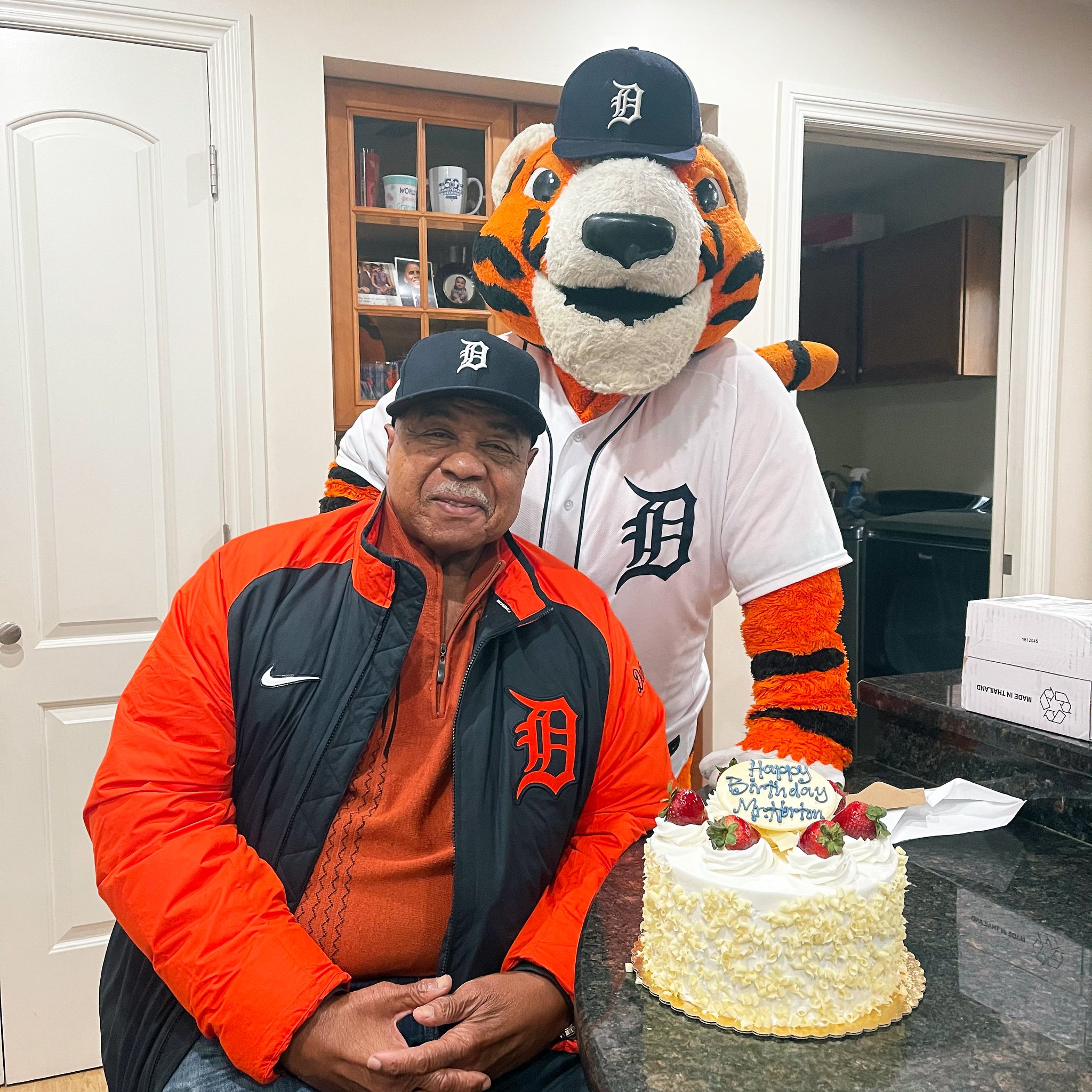 Knock knock, it\s a special delivery for Willie Horton!

Happy birthday to one of my favorite Tigers! 