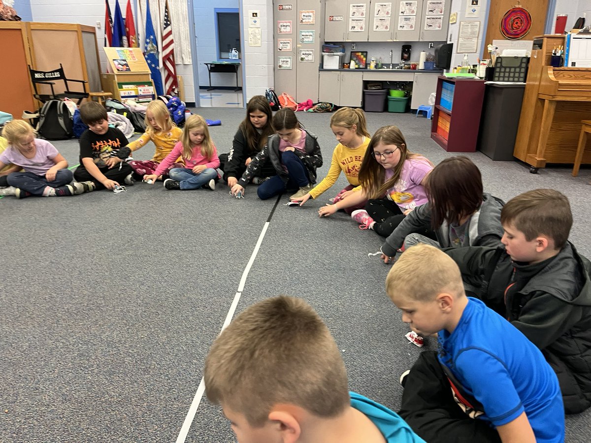 jennifer_gilles's tweet photo. We tried out a variety of passing games today during Music Explorers! We passed the beat of songs/music with our hands, cups and even little shoes (not our own 😂)!! https://t.co/wEQwJwPnNK