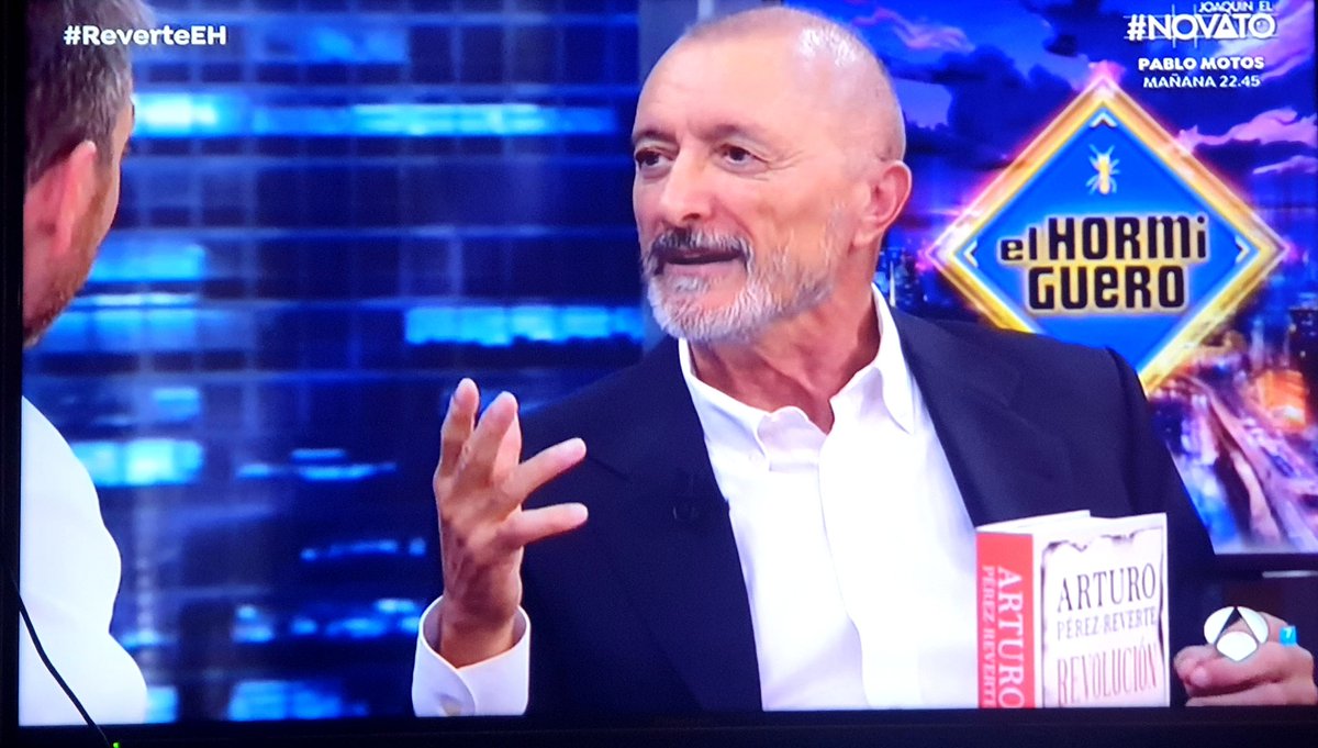 Si uno es mal estudiante,  ¡que suspenda y que repita! Hay que premiar, estimular al brillante, y ayudar al que no, pero no rebajar el nivel del brillante al que no llega para que haya igualdad , equidad o como lo llamen. Sobre la #educacion #ArturoPerezReverte #ReverteEH