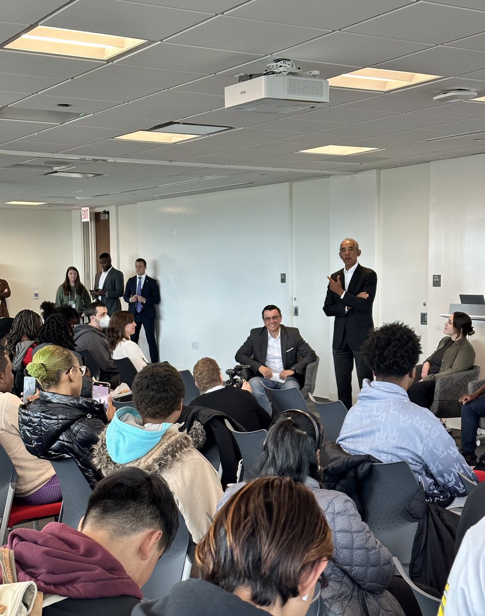 'Make sure you're using the tool — and this tool is not using you.' Wise words from President @BarackObama speaking about the power of social media and misinformation with students from @BroncoSociety at today's @ChicagoQuantum event.