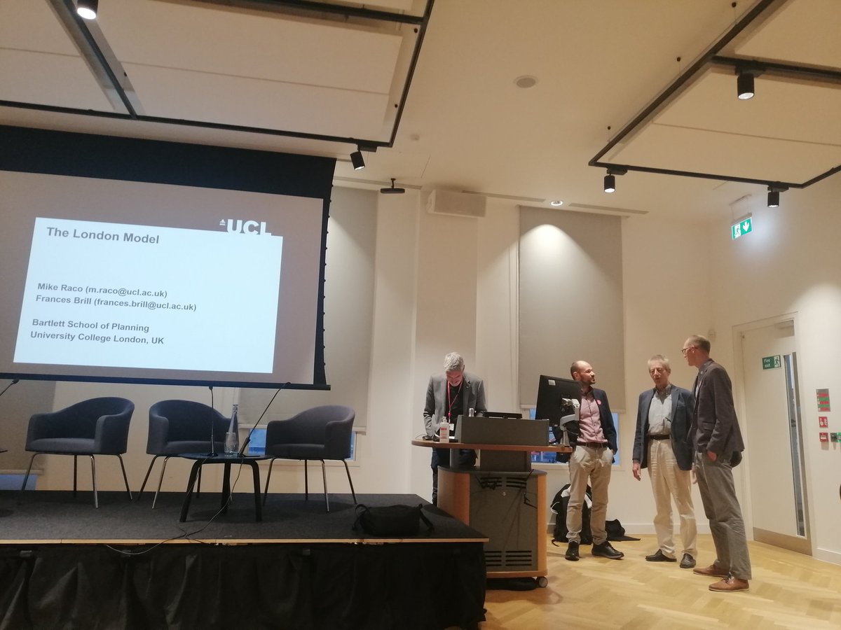 Professor Mike Raco's book launching event today, London: the privatised city (with Frances Brill). The whole talk was just so eye-opening and interesting!