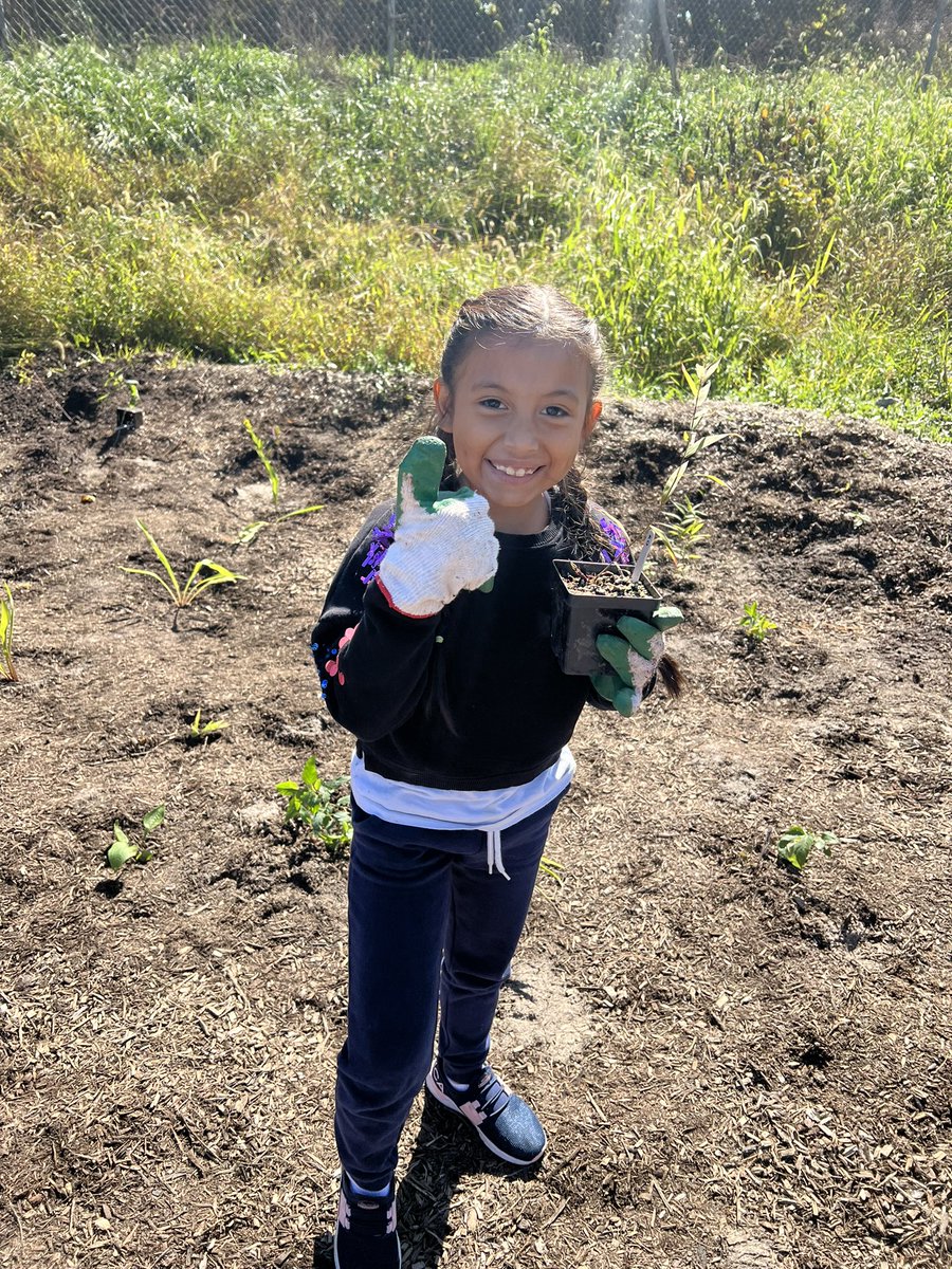 PAWSitivelyPES's tweet image. Planting the seeds of tomorrow at PES today! 3rd graders were part of a PAWSitive Partnership with @RutgersEssexRCE @NJHighlanders @ANJECtweets as we planted a rain garden together. #PlayingInTheDirt #ThisIsLearning @DrAllenMcMillan @1WarrenCoNJDOE @Mrs_Condon1