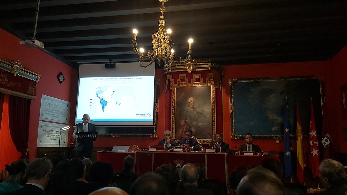 armesillaconde's tweet photo. Fantástico acto de celebración del XXV Aniversario de @FUNIBER en la Real Sociedad Económica Matritense de Amigos del País, en la Torre de los Lujanes de Madrid. Como siempre, espléndido Durantez Prados hablando de #Iberofonía. https://t.co/E4ALSuLt6R