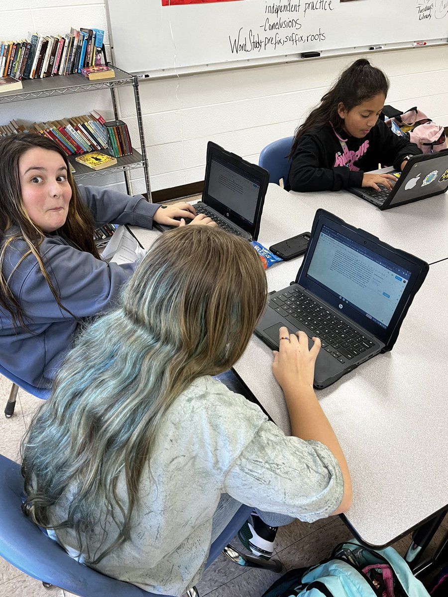 Teach_MrsLee's tweet photo. Journalism Club hard at work finalizing our Quarter 1 Gazette 💻📝 #gkcogs #journalismclub https://t.co/nyEvozb9JV