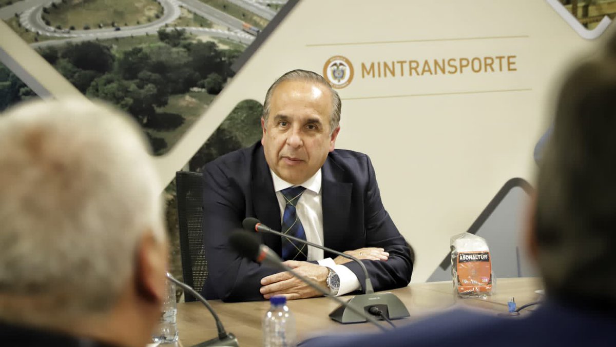 #Comunicado🗞️| El <a href="/MinTransporteCo/">MinTransporte</a> y Asonaltur lograron acuerdos para mejorar la operación del Transporte Público Colectivo en el país. #GobiernoDelCambio