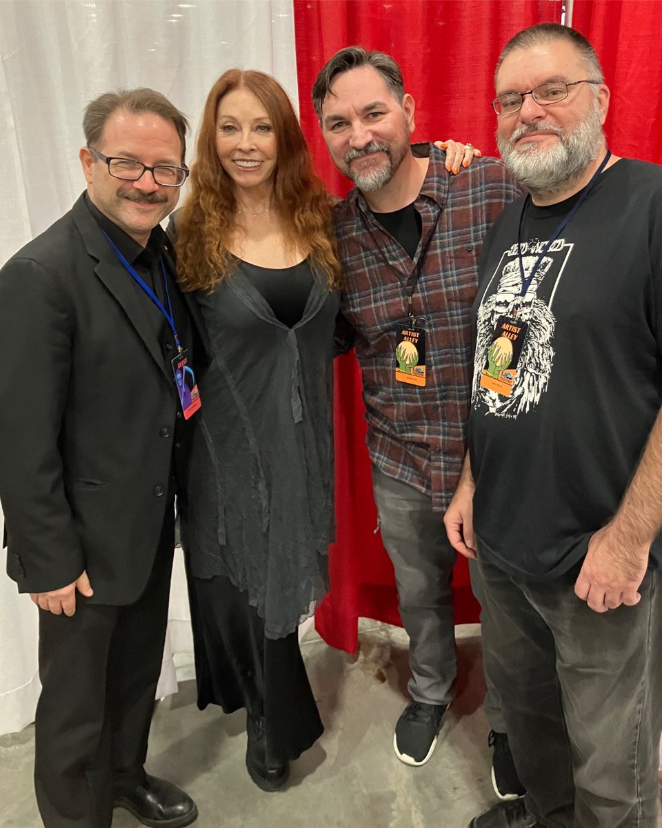 DynamiteComics's tweet image. It was a meeting of #Elvira minds! For the first time ever, @TheRealElvira met superstar artist @davedrawsgood and @inkmachine in person - oh and of course @DAvallone!

Have you read our fun Elvira comics whipped together by this crew?