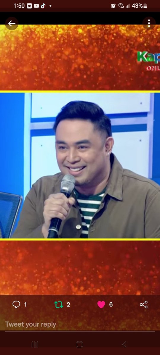 Evangel37142963's tweet photo. Ayon sya o si punong hurado,smile pa more😀 @jedmadela @itsShowtimeNa @TNTABSCBN #ShowtimeBeksciting https://t.co/pHynbvPNzp