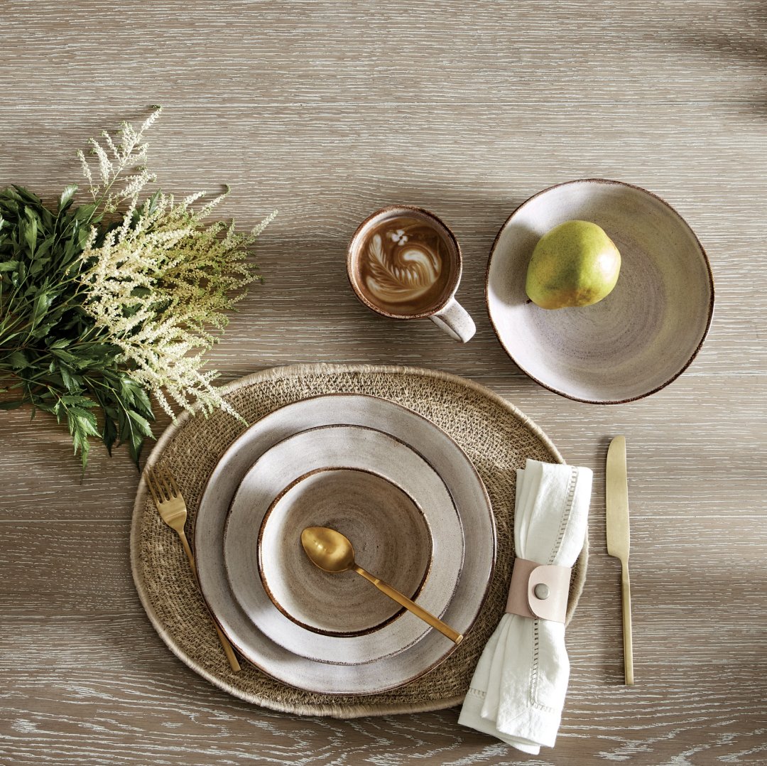 ballarddesigns's tweet photo. Fall is for hosting 🍂 Read our blog for our favorite table setting inspo https://t.co/pbW4nBInme
#BallardDesigns #FallTableDecor #FallDecor #Tablescape #FallTablescape #TableTop https://t.co/vCMu4b6pwQ