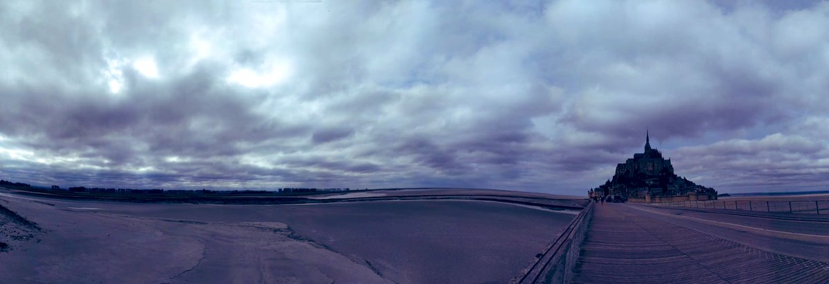 InstitutGoya's tweet photo. Viatge Erasmus a Nantes, 3ESO. Avui han fet una excursió al Mont Saint Michel. Molt ben avinguts amb els companys del @notredamesaintpaul que els acullen aquesta setmana  🇪🇺#erasmusplusproject  #erasmusplus  #epluscatedu #montsaintmichel #incredibleviews @sepiegob @consorciedubcn https://t.co/Anbz3vynir