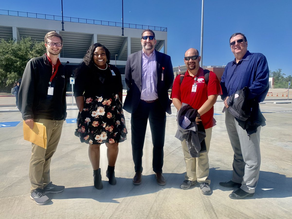 SplendoraHigh's tweet photo. What an exciting day for our Wildcat Band! The band performed their UIL Marching Contest show “Howdy Y’all” &amp;received First Division ratings from all 3 judges and are advancing to area contest! Congratulations! Show up- All In- No Regrets! #CultivatingExceptionalPeople #ALLGROWTH https://t.co/Wbfdcp0KKv