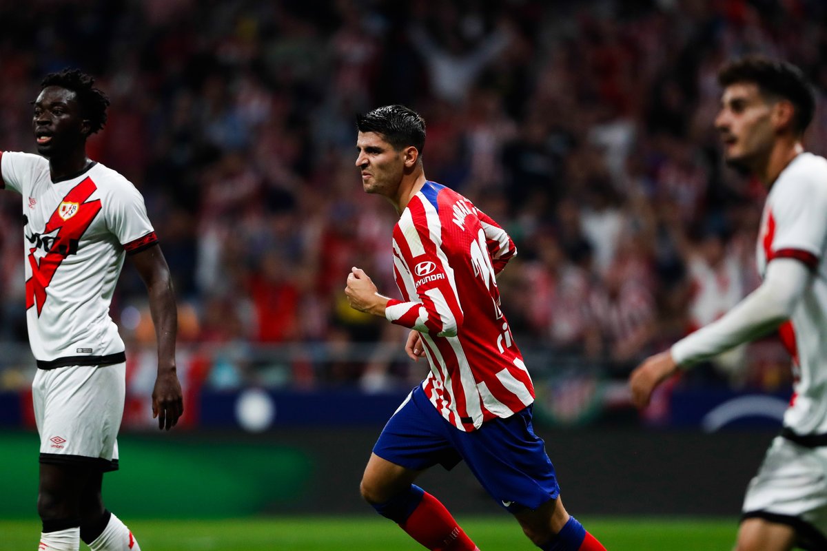 _BeFootball's tweet photo. ⏱ TERMINÉ !

ATLETICO 🔵  1-1  ⚪️ RAYO

Les colchoneros sont accrochés en fin de match sur pénalty et manquent l'occasion de revenir provisoirement à hauteur du Barça.

⚽️ '20 : Morata
    ⚽️ '92 : Falcao (s.p)

#LaLiga | #AtleticoRayo https://t.co/q2SLngIzxK