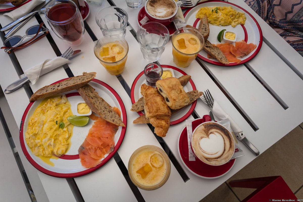 NewCaledonia's tweet photo. An early morning jog along #AnseVata, a swim in the lagoon or the pool and a nice healthy breakfast at #LesCaféstoresMalongoNC, there is no better way to start your day 😌
What's your morning routine on holidays?
📍Nouméa, Destination Province Sud
#NewCaledonia #Nouméa https://t.co/ojjWg1xvqb