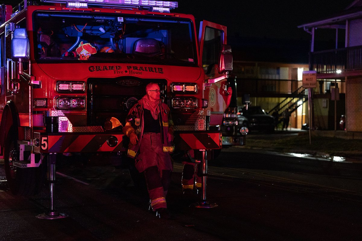 SiddonsMartin's tweet photo. Photos of Grand Prairie FD working at a recent 3 alarm apartment fire. #PierceOnScene #PierceFleet #PiercePerformance https://t.co/0CyoWbo5hf