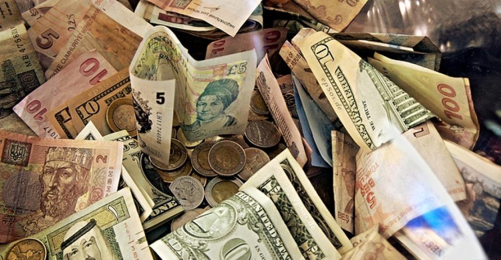 dunyadanfinans's tweet photo. Siz sadece elinizdeki kağıtların para olduğuna inandırıldınız ama değil,
Dünyada 1971 yılından beri para kullanılmıyor.. Nasıl mı? Hemen anlatayım.. https://t.co/t4A3ULJcKv