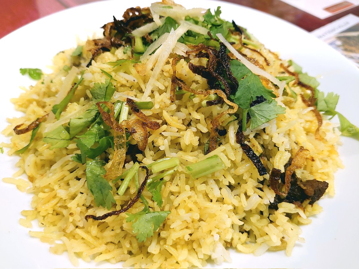 7biryani's tweet photo. 京成高砂『プルナディープ』のマトンプラオ。
久々のマトンプラオ、今回は見た目の色合いも味も前回より変化していて面白いです。
ギーが香りふっくら良い香りで美味でした。 https://t.co/cxmK3dxON1