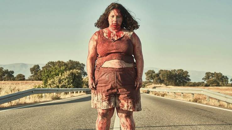 lucasdorefugio's tweet photo. Se você quer ver um bom filme de terror com “romance” improvável e cheio de dilemas, mas que não seja forçado e superficial como alguns filmes aí, assistam “Piggy”, produção espanhola que fala de forma criativa e bastante sombria sobre bullying, saúde mental e serial killer. https://t.co/NxfNcaq8C6