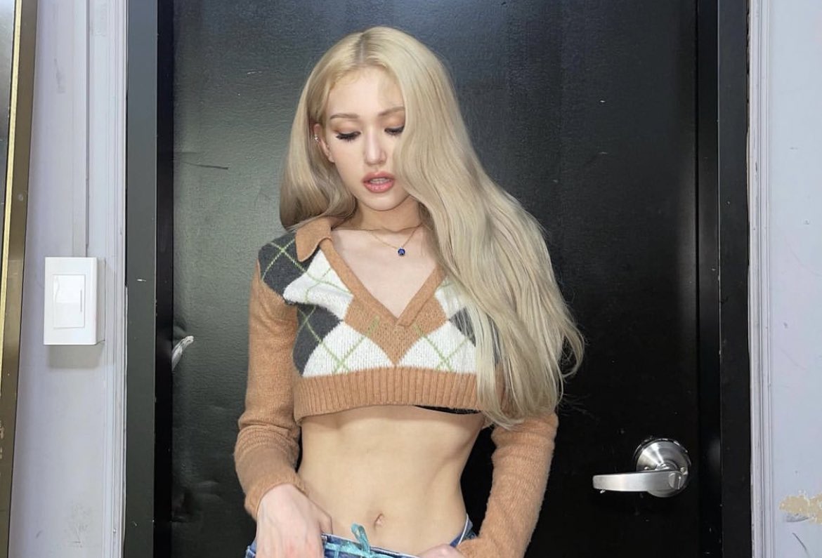 fairy___secret's tweet image. He-yó, el #𝕂ensh1nㅡcb por fin está aquí y yo estoy lista para surcar #acrossthᥱ彩虹 🌈⟢ en la más bonita travesía con las muchachas más lindas en busca de nuevas aventuras mientras reproduzco on 𝑙oop #LevelU𝚙 🍹 porque es una joyita total.

𝚜weet ♡ 𝔪e𝑙ody, #𝑚usa.