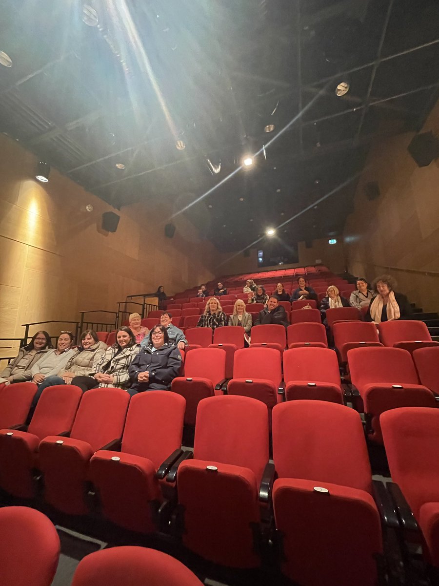 Carrieodb's tweet photo. We had a fabulous evening @BelltableLimk for the screening of ‘Washed Up’ by Da Island Girls & Queens of the Island Field by Mike Finn. Special thanks to @BelltableLimk @LouiseDonlon @LiamMc_Carthy @CreateIreland @CultureColleen for making this happen #collaborativearts https://t.co/5khOfx1j67